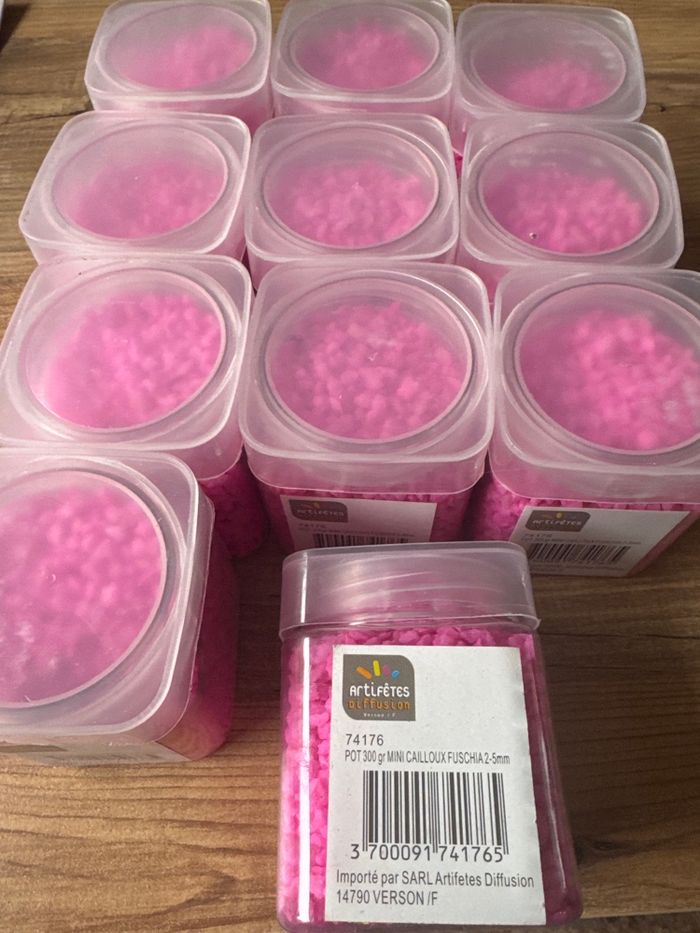 Lot de 11 pots de cailloux décoratifs neuf