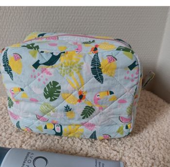 Trousse maquillage oiseaux des îles 🦜