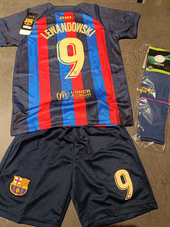 Tenue foot Lewandowski FC Barcelone . T22
