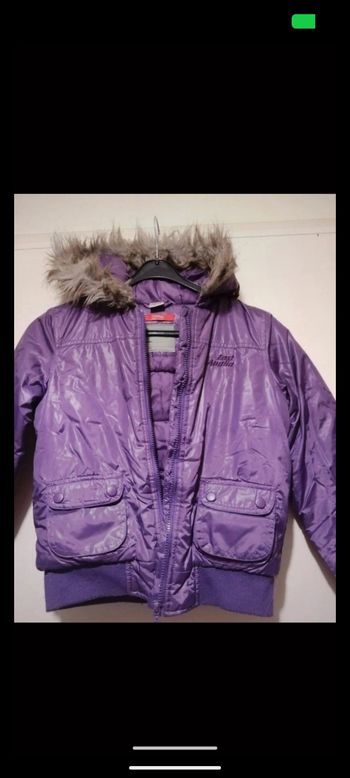 Belle doudoune violette Okaou. Taille 10ans