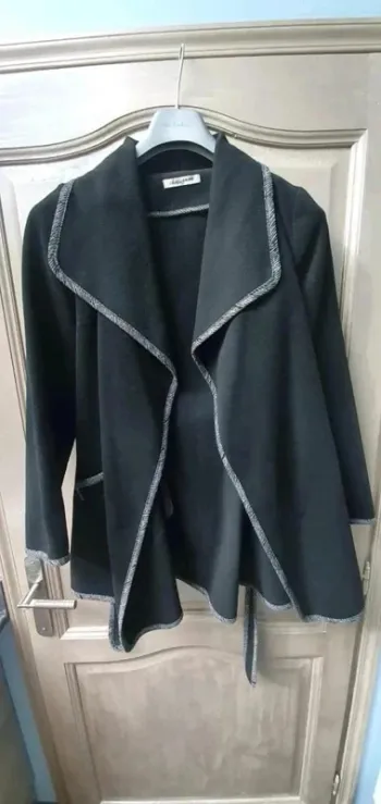 Veste noire à ceinture Christine Laure