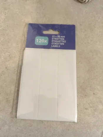 120 étiquettes blanches
