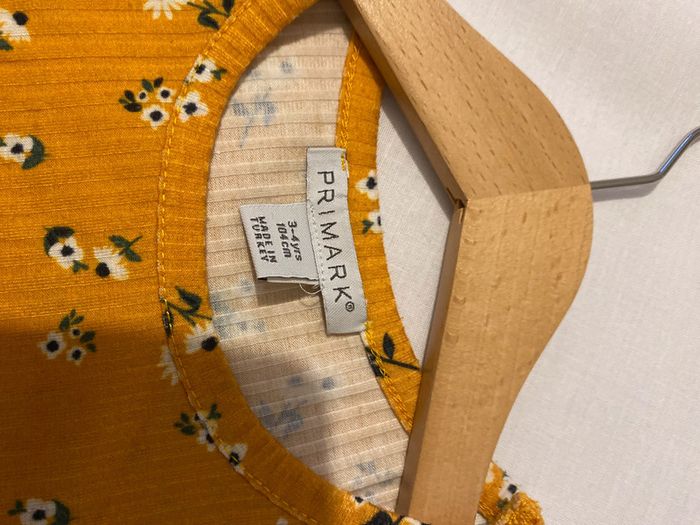 Haut côtelé Primark fleuri 3/4 ans - photo numéro 2