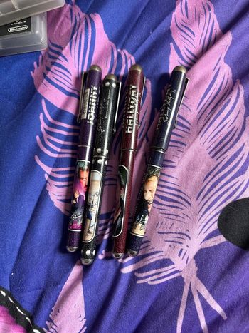 Lot 4 stylos de collection johnny Hallyday