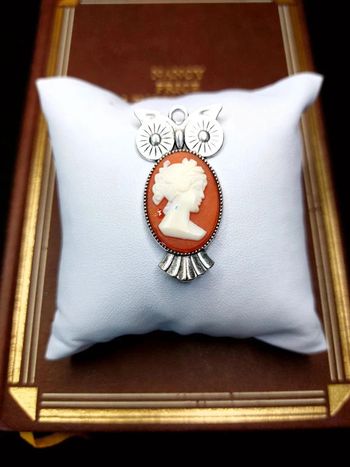Magnifique pendentif avec cabochon style camée vintage chouette hibou