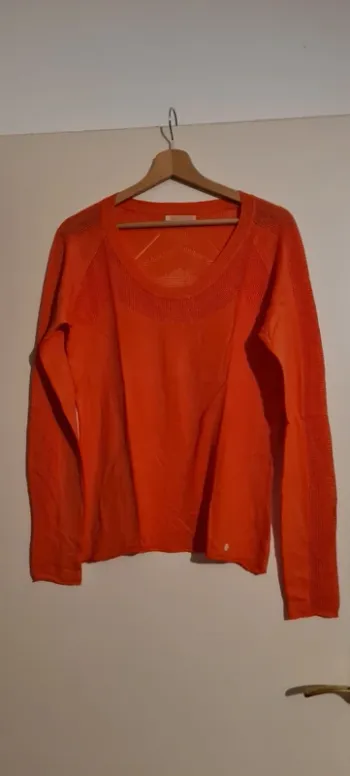 Pull léger corail LPB