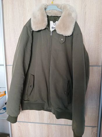 Blouson kaki moumoute blanche bizzbee L