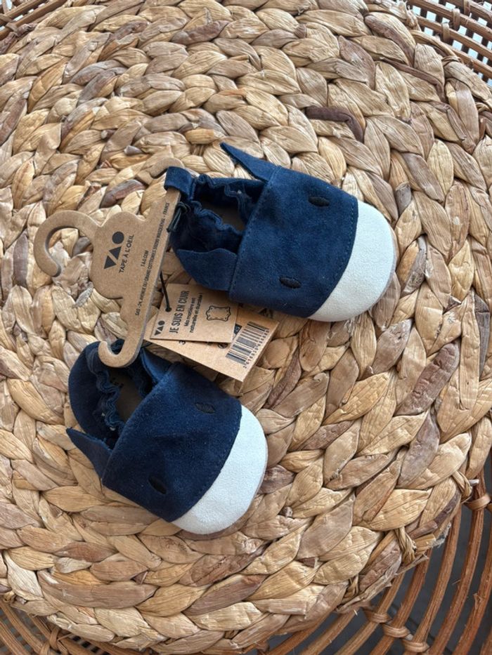 Chaussons en cuir tape à l’œil 3-6 mois