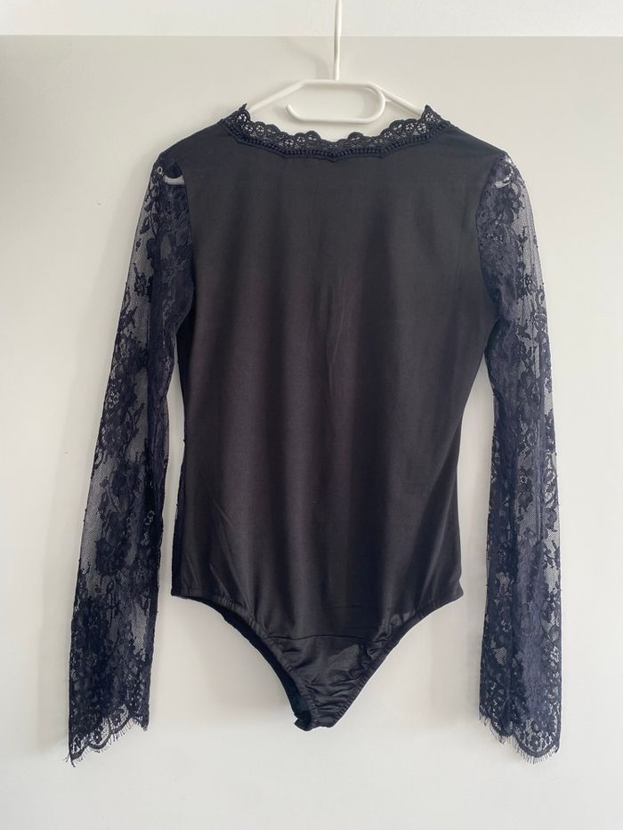 Body noir dentelle