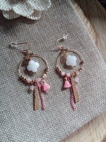 Boucles d'oreilles trèfles en pierre de jade blanc