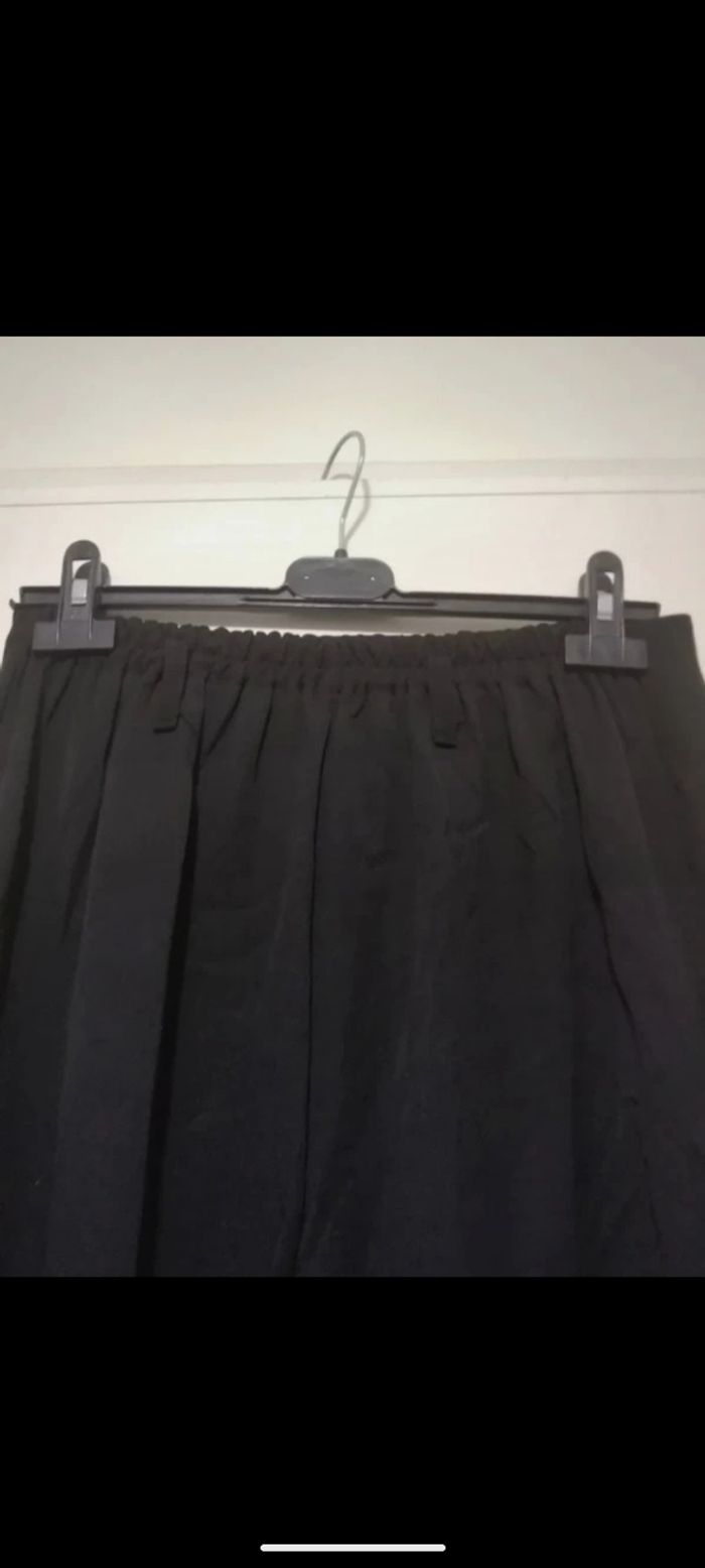 Belle jupe longue noire à larges plis. Taille 40 - photo numéro 9