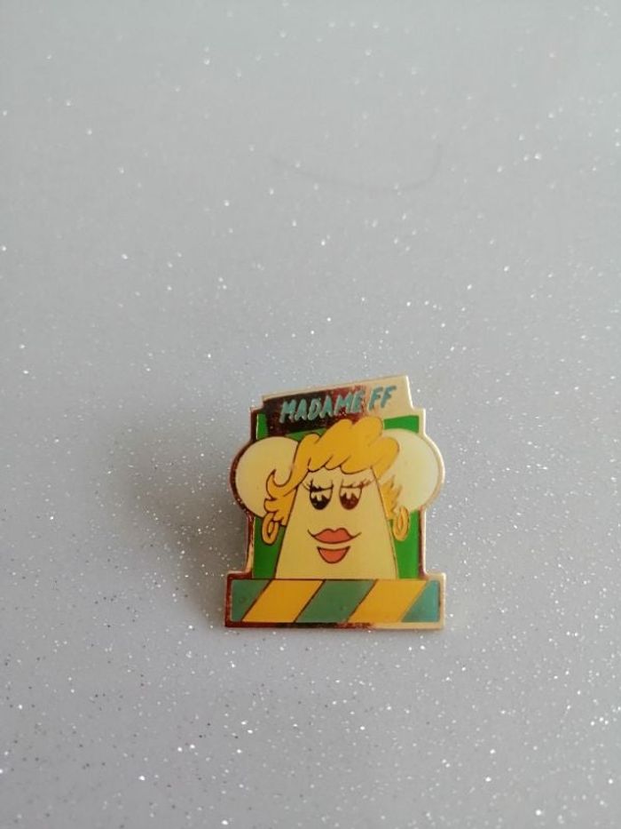Pin's