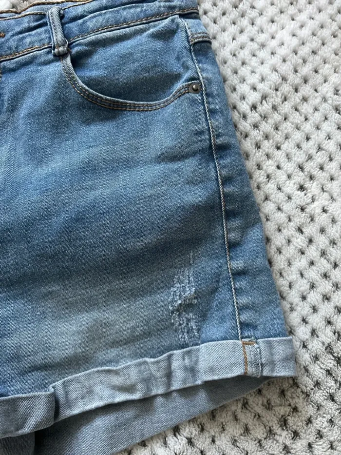 Short en jean en XS (14 ans) - photo numéro 5