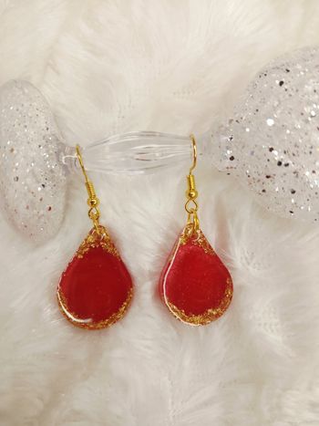 Boucles d'oreilles gouttes rouges dorées 