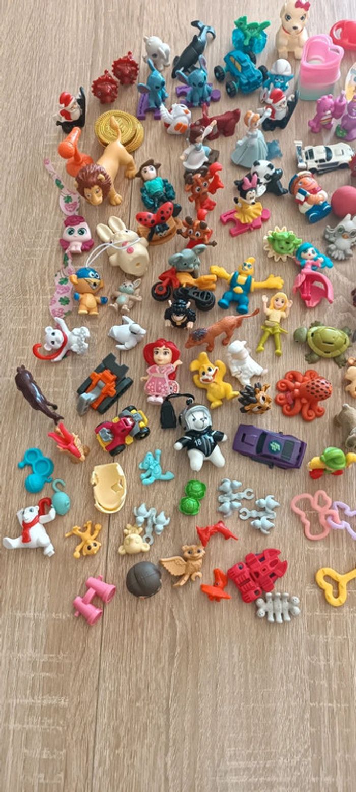 Lot de petits jouets - photo numéro 2