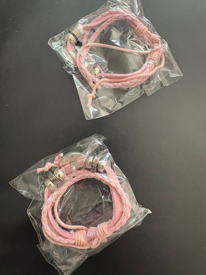 Lot 2 bracelets Stitch roses – Neufs - photo numéro 2