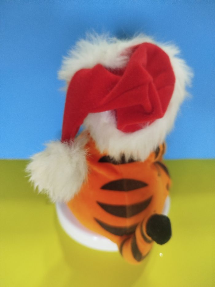 Peluche de Noël Tigrou - Disney - photo numéro 4