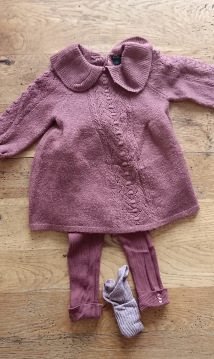 Robe laine avec legging et chaussettes
