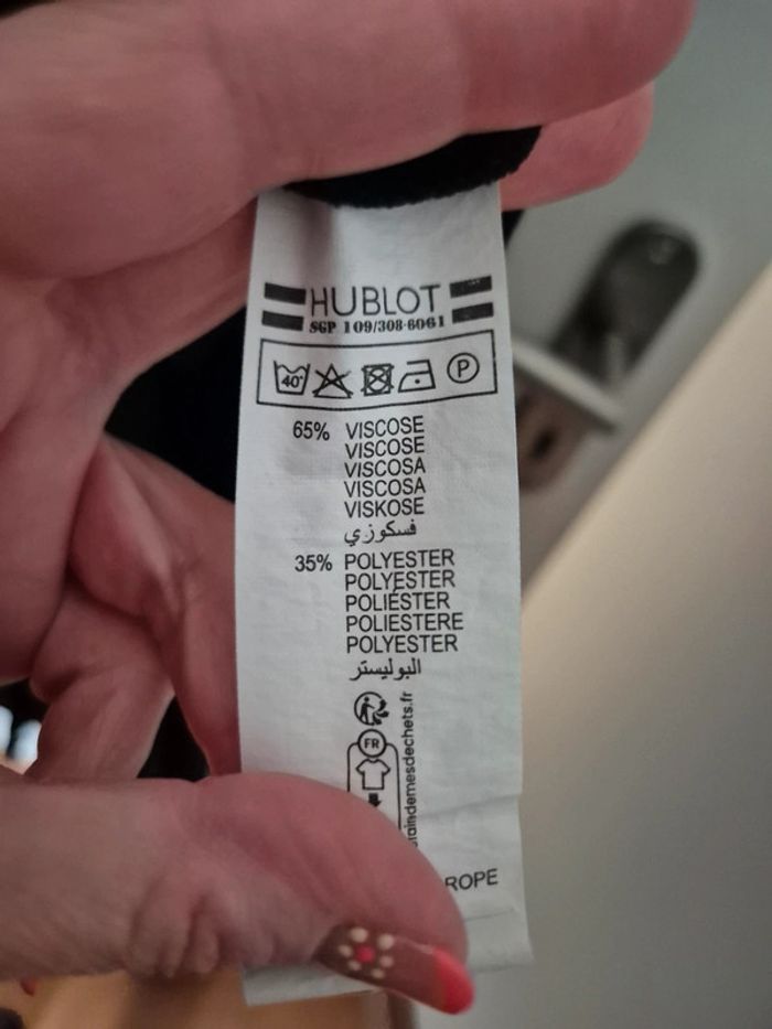 Robe noire Hublot taille XXL neuve - photo numéro 3