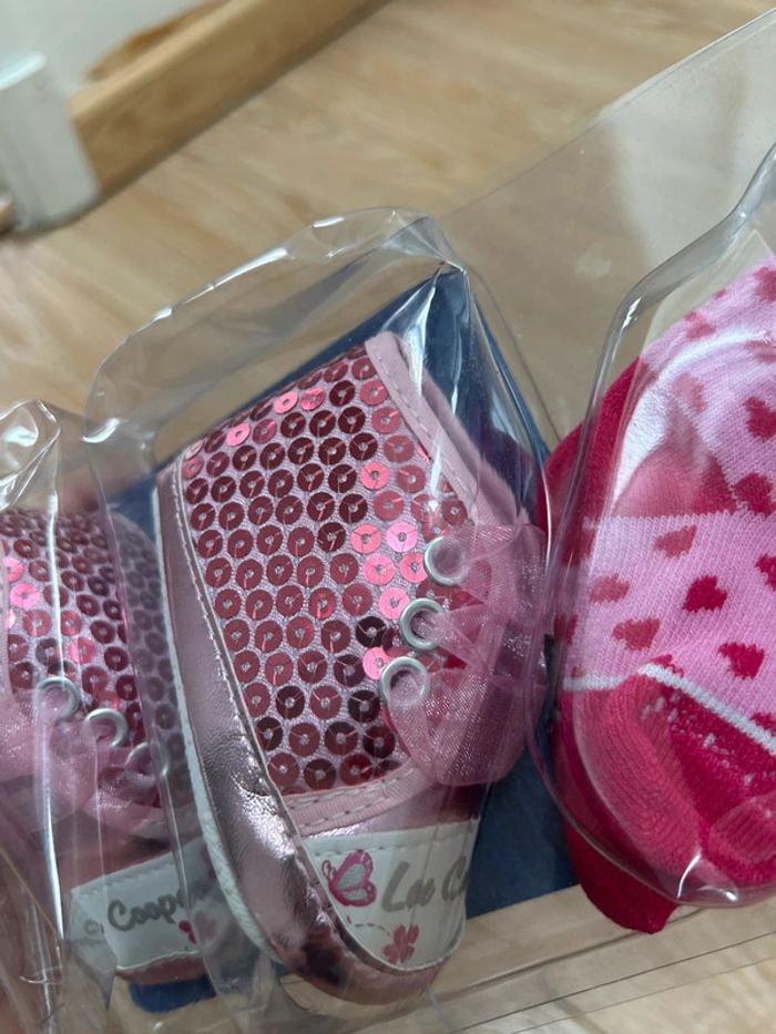 Coffret chaussons rose et chaussettes pour bébé nouveau né lee Cooper neuf - rose - photo numéro 4