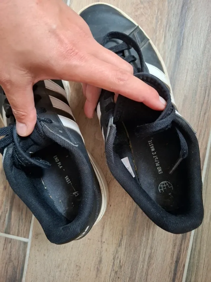 Baskets Adidas noires Mixte T41 1/3 - photo numéro 3