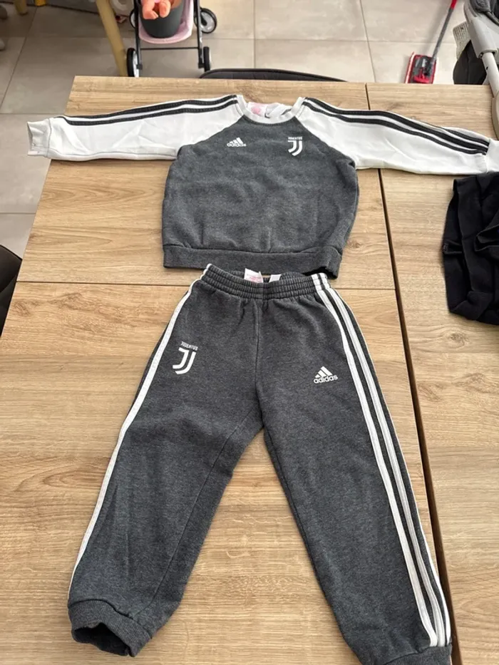 Jogging adidas
