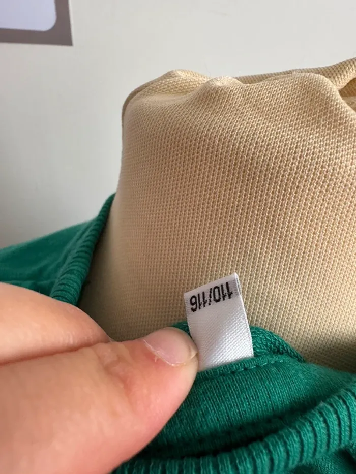 Pull de Noël - taille 5/6 ans 🌼 - photo numéro 3