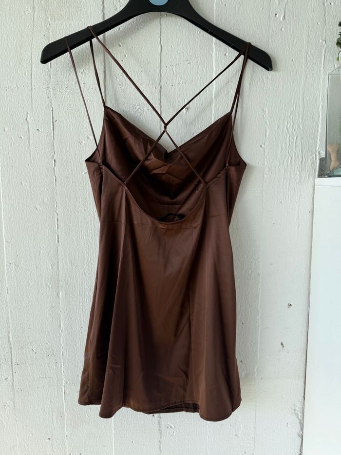 Robe chic satinée - photo numéro 4