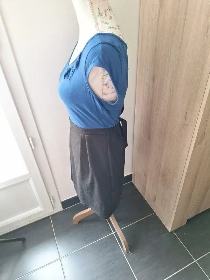 robe noir et bleu - photo numéro 7