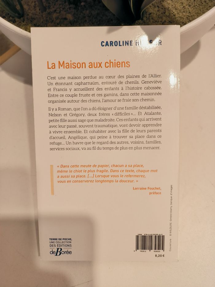 livre La Maison Aux Chiens - Hussar Caroline comme neuf - photo numéro 2