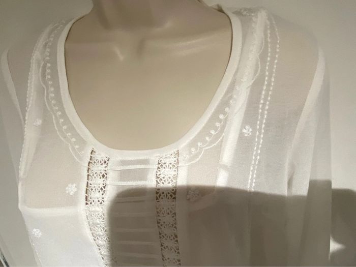 Tunique blanc cassé crème dentelles bohème, avec Top, incorporé Naf Naf taille 36 - photo numéro 18