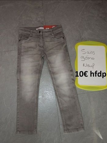 Jeans gemo neuf taille 5 ans