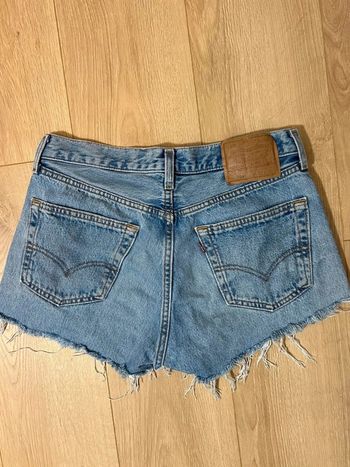 Short Levi’s W32