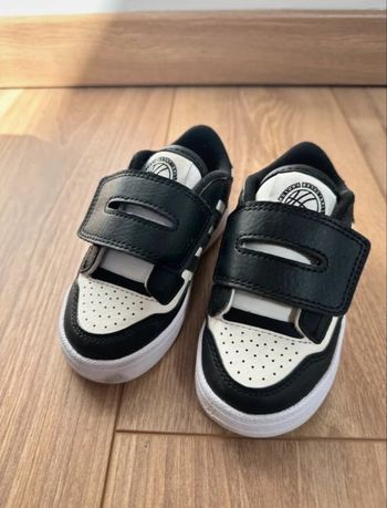 Baskets Adidas pointure 24