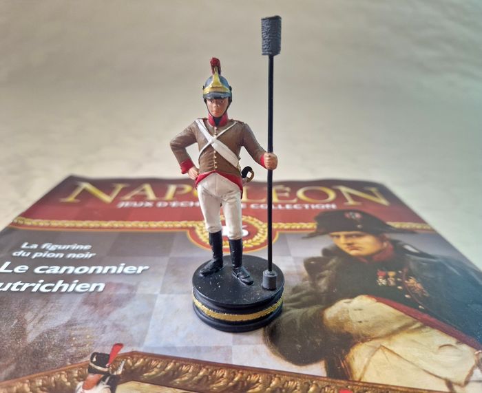 Figurine  , Napoléon , jeux d'échec de collection  , numéro 16 , le canonnier Autrichien - photo numéro 2