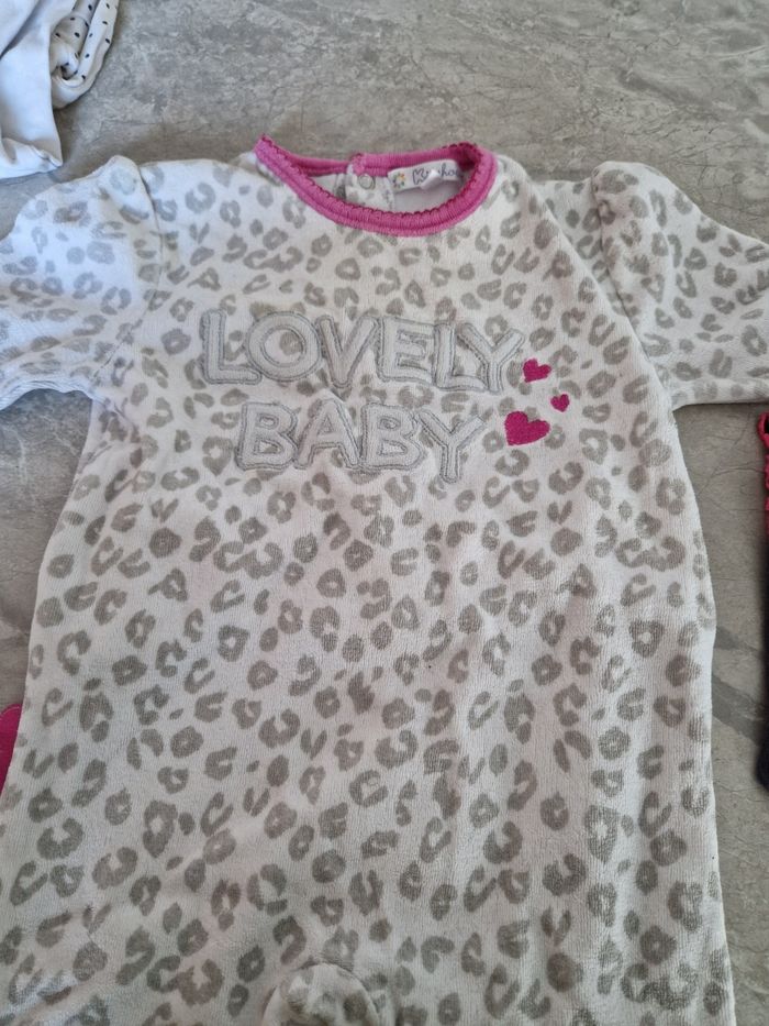 Lot vêtements fille 9 mois ( 8 pieces) - photo numéro 2