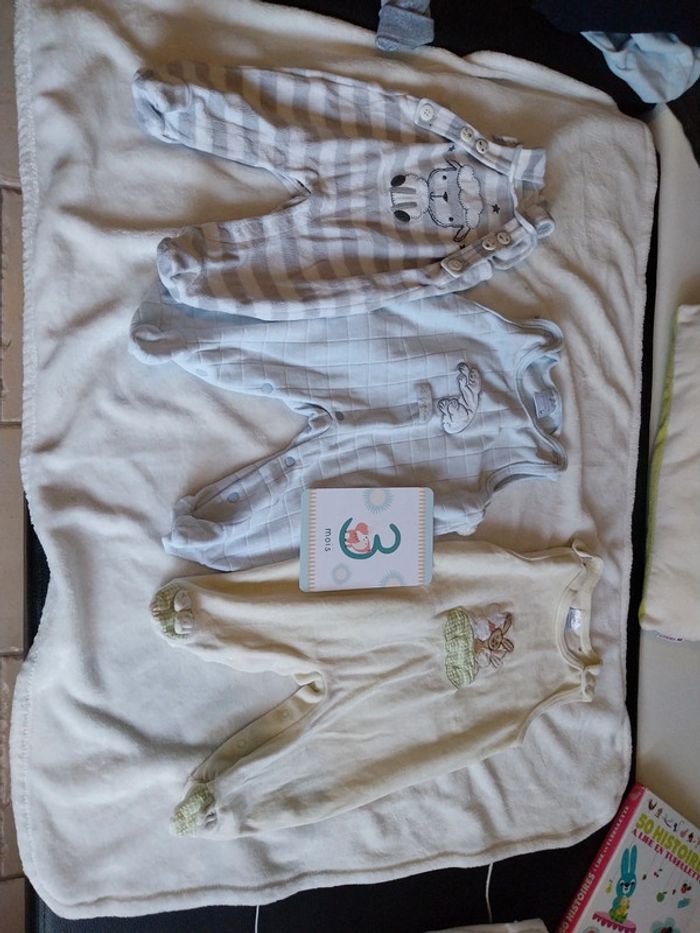Lot 3 pyjamas sans manches 3 mois - photo numéro 2
