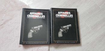 Lot de 2 collection classeur "Affaires criminelles"