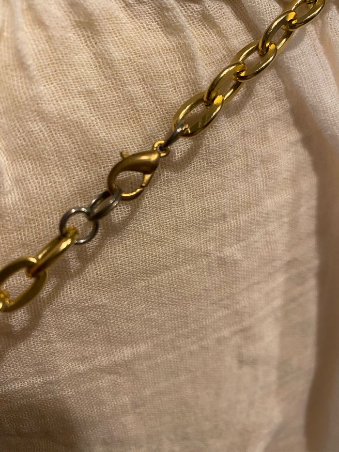 Très joli collier vintage chaîne dorée à breloques de perles noires - photo numéro 7