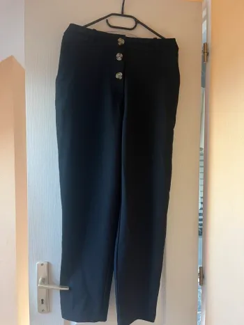 pantalon droit habillé zara noir a boutons