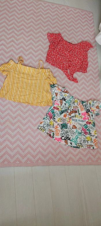 Lot de 3 tops haut fille 8-10-12
ans (taille grand)
