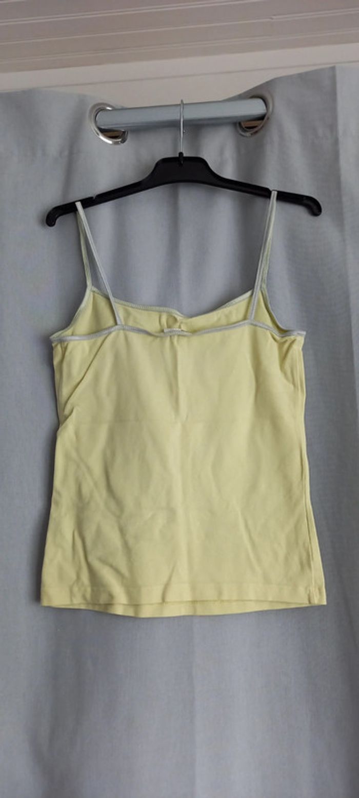 Top 38 femme - photo numéro 2