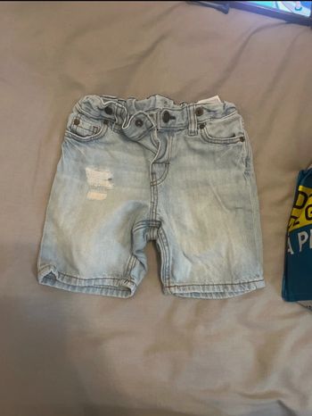 Short neuf