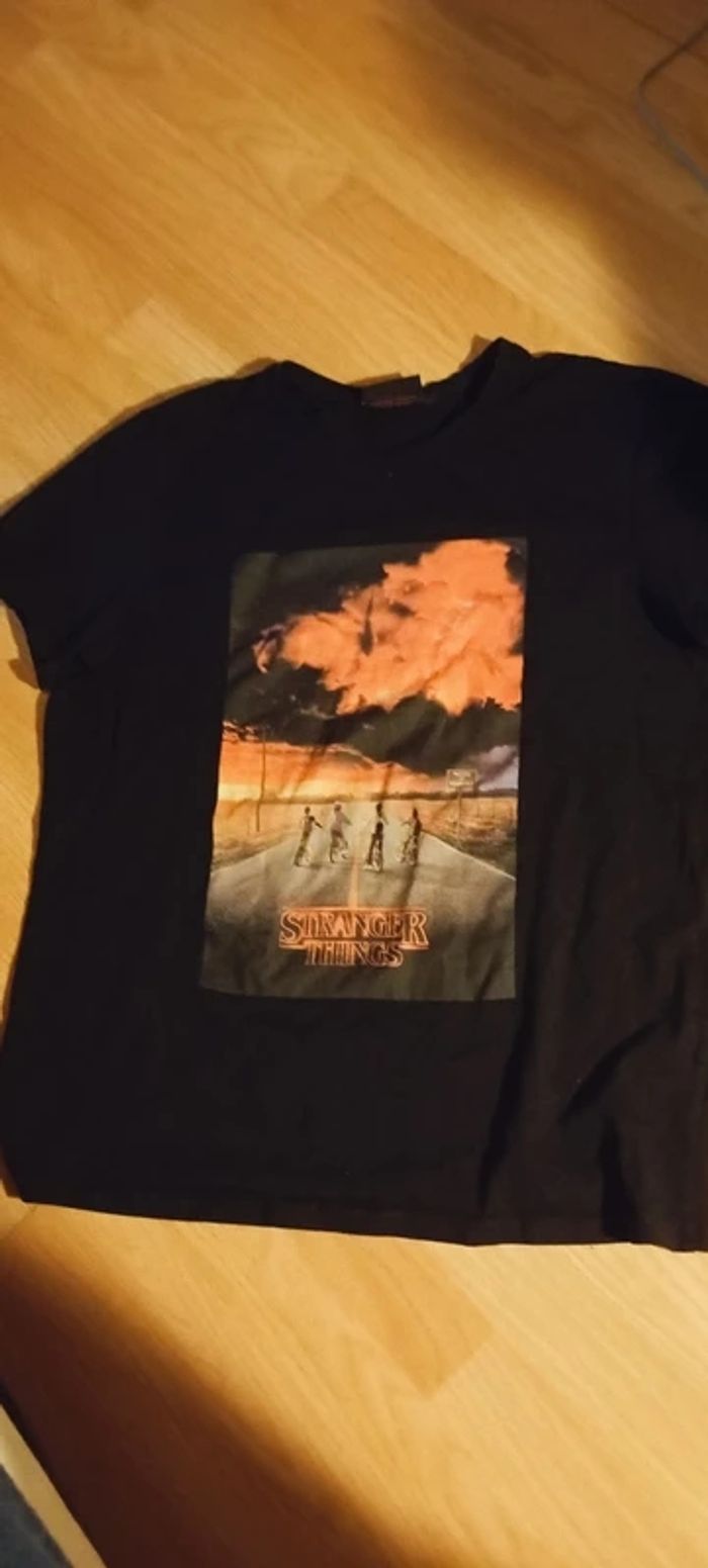 Tee shirt stranger thing