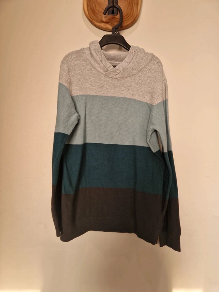 Pull fin