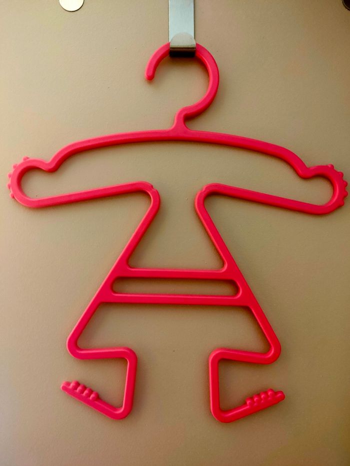 Lot de 12 cintres complet.