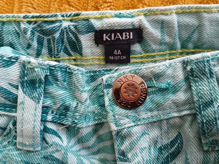 Short motif floral garçon taille 4 ans - photo numéro 3