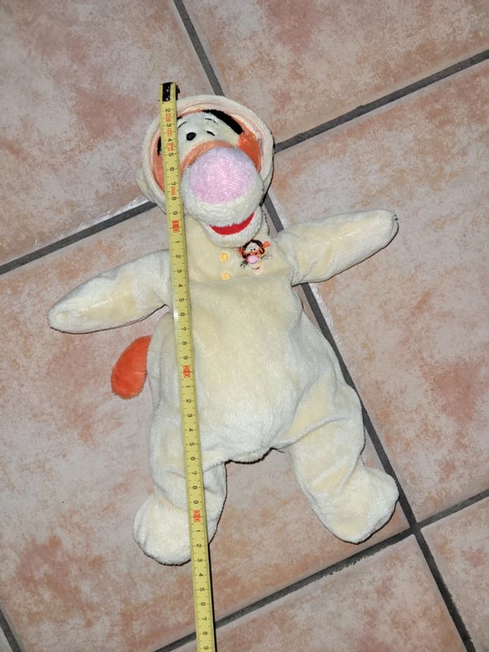 Peluche tigrou en pyjama - photo numéro 5