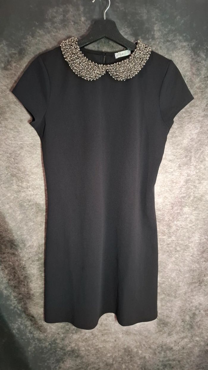 Robe noire chic col perles - photo numéro 2