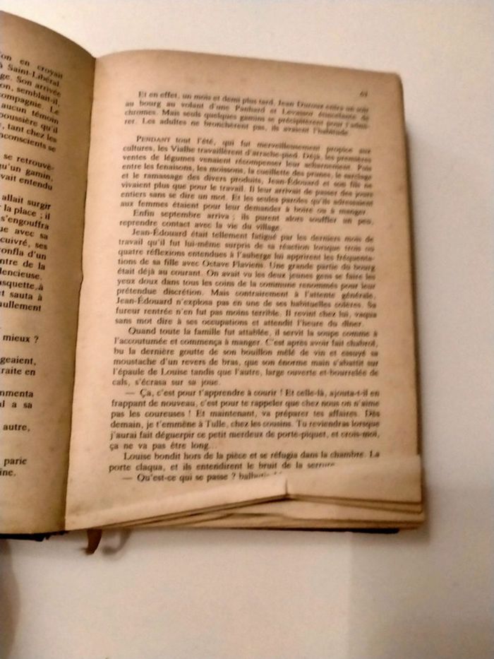 Sélection du Livre Reader’s Digest
Édition ancienne ornée de dorures. - photo numéro 3